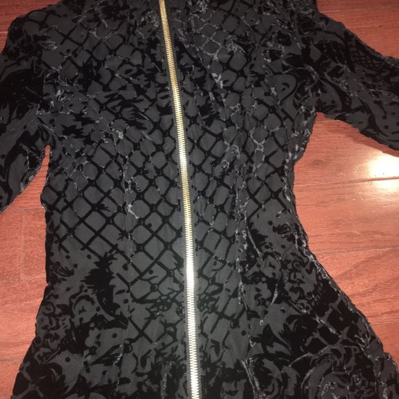 Balmain x H&M Limited Edition Velvet Floral Embroidered Top Black Size US 2 - Picture 3 of 6